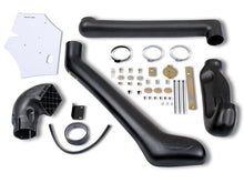 Snorkel Safari 4x4 pour Mitsubishi Pajero 3 3.2DID, fixation robuste, conçu pour la protection et la performance en tout-terrain.