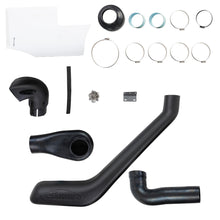 Snorkel Safari 4x4 pour Nissan Patrol GR Y61 TD42 (1997-2000), avec tube noir installé sur le véhicule.