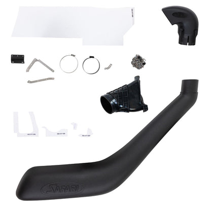 Snorkel Safari 4x4 pour Nissan Patrol Y62, fixation sur le côté du véhicule, en plastique noir robuste.