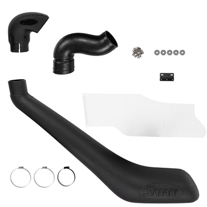 Snorkel Safari 4x4 installé sur un Toyota Hilux Revo D4-D, montrant la fixation et le design du snorkel sur le véhicule.