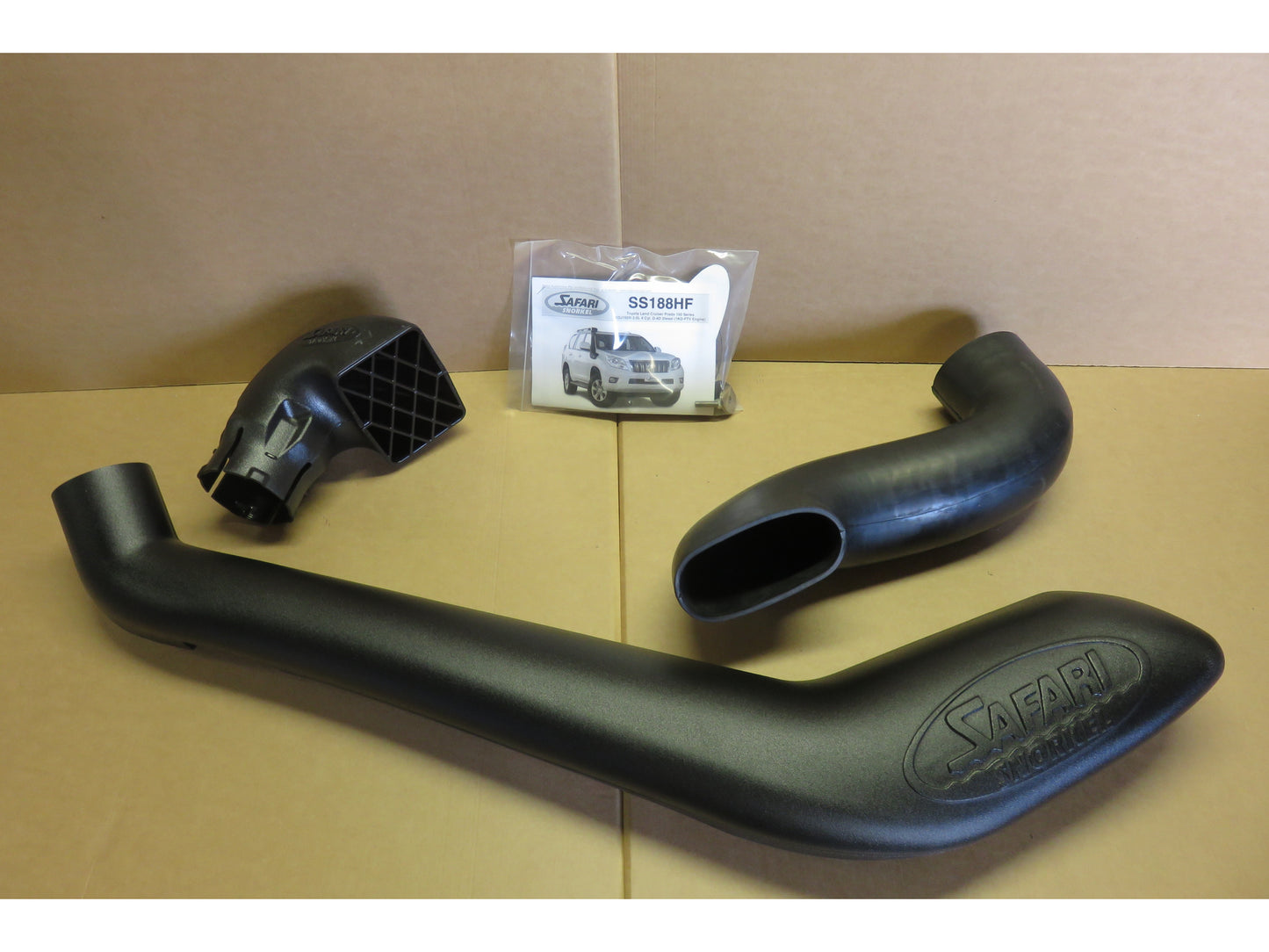 Snorkel Safari 4x4 monté sur Toyota Land Cruiser KDJ150 KDJ155, accessoire de protection pour moteur tout-terrain.