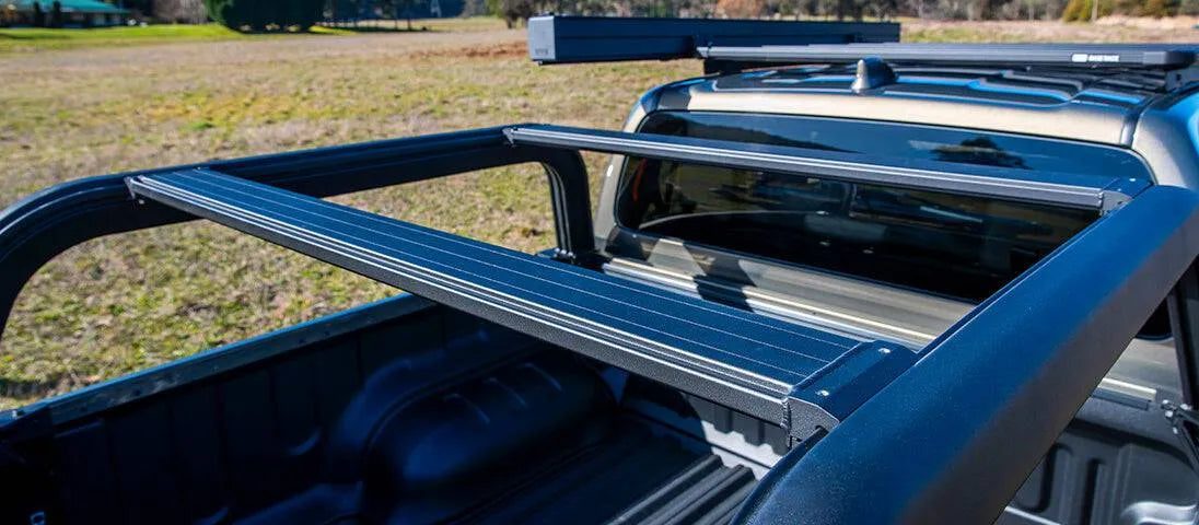 Support de benne ARB avec 2 barres de toit pour Bed Rack, robuste et adapté pour équipement tout-terrain.