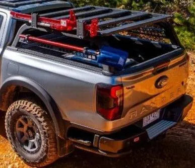 Support de benne ARB et galerie de toit pour Ford Ranger 2023+ Double Cab, système robuste pour rangement extérieur.