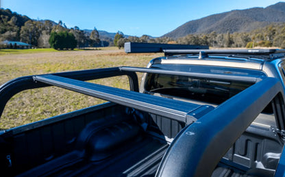 Support de benne ARB pour Toyota Hilux Revo 2016+ Double Cab, système de porte-outils robuste et pratique.