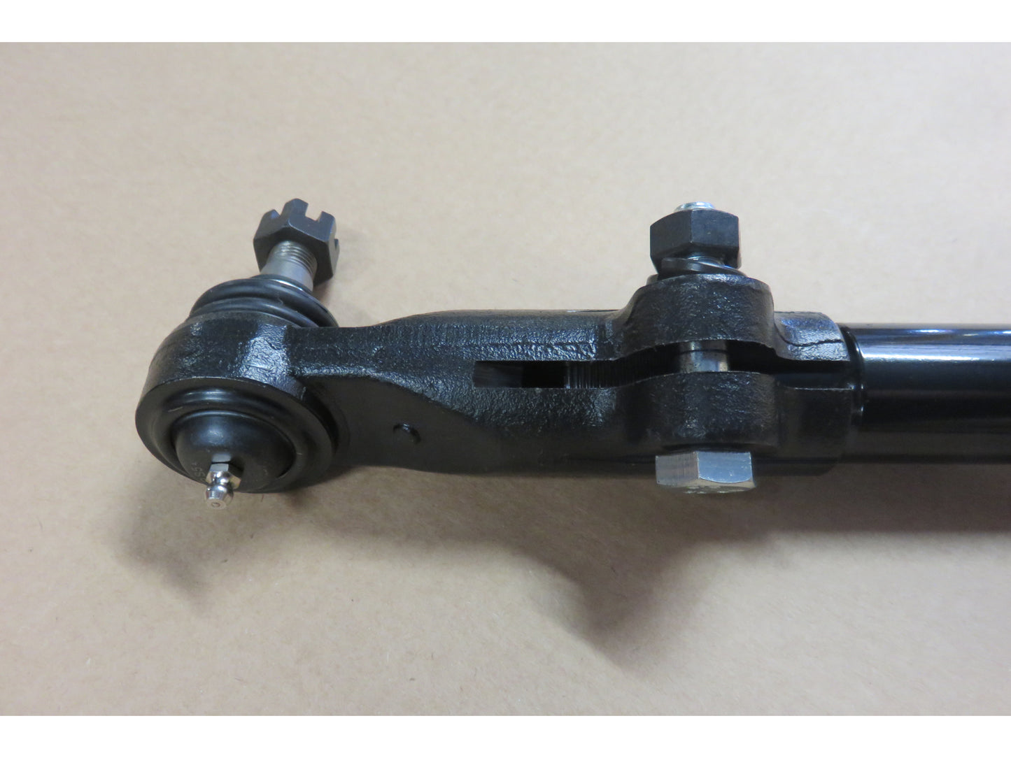 Barre de liaison renforcée Patrol Y61 pour suspension N4 OFFROAD avec rotules graissables, pièce robuste pour 4x4 tout-terrain.