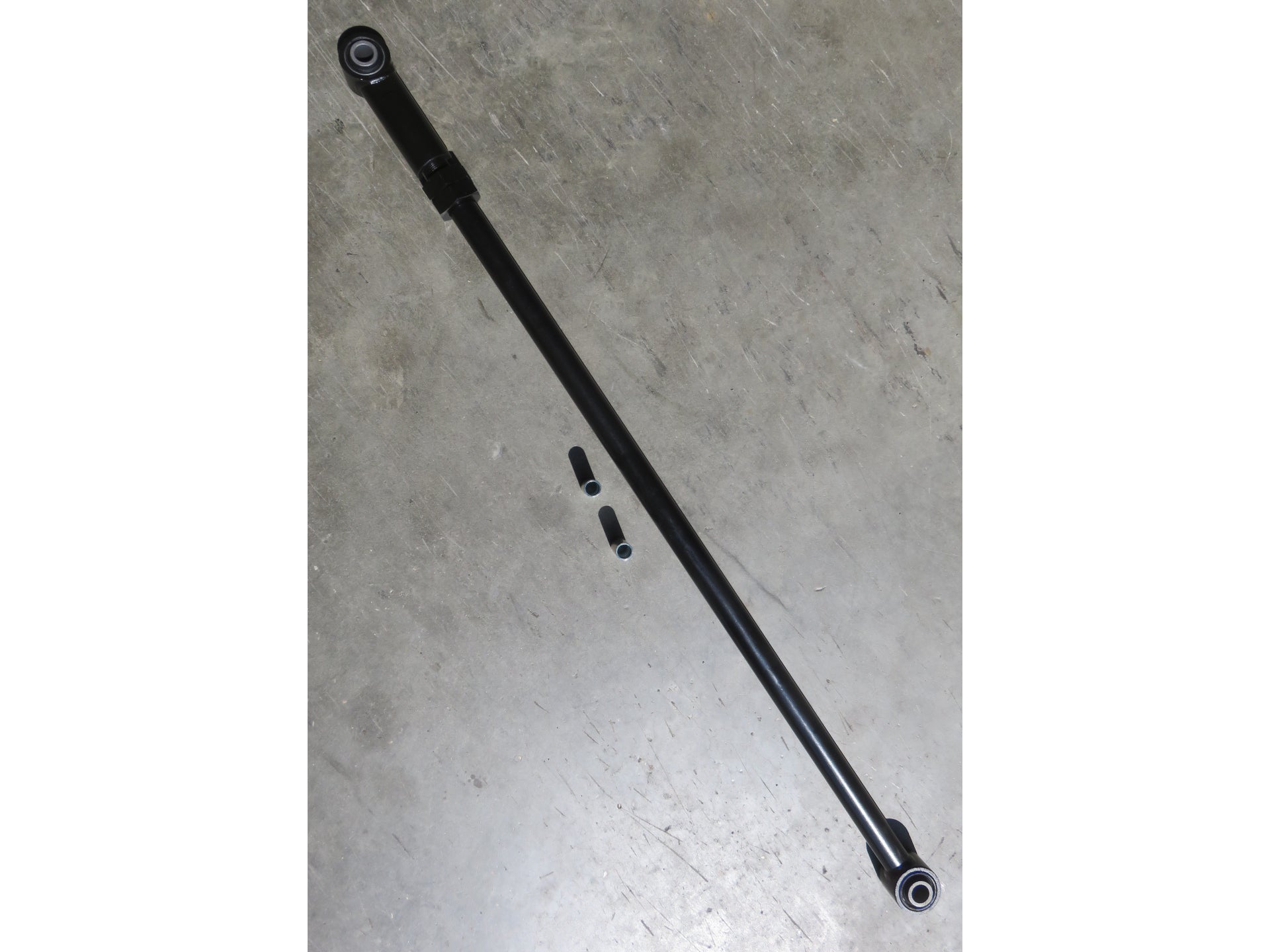 Barre panhard arrière réglable pour suspension HDJ80 N4 OFFROAD, composant robuste pour véhicule tout-terrain.