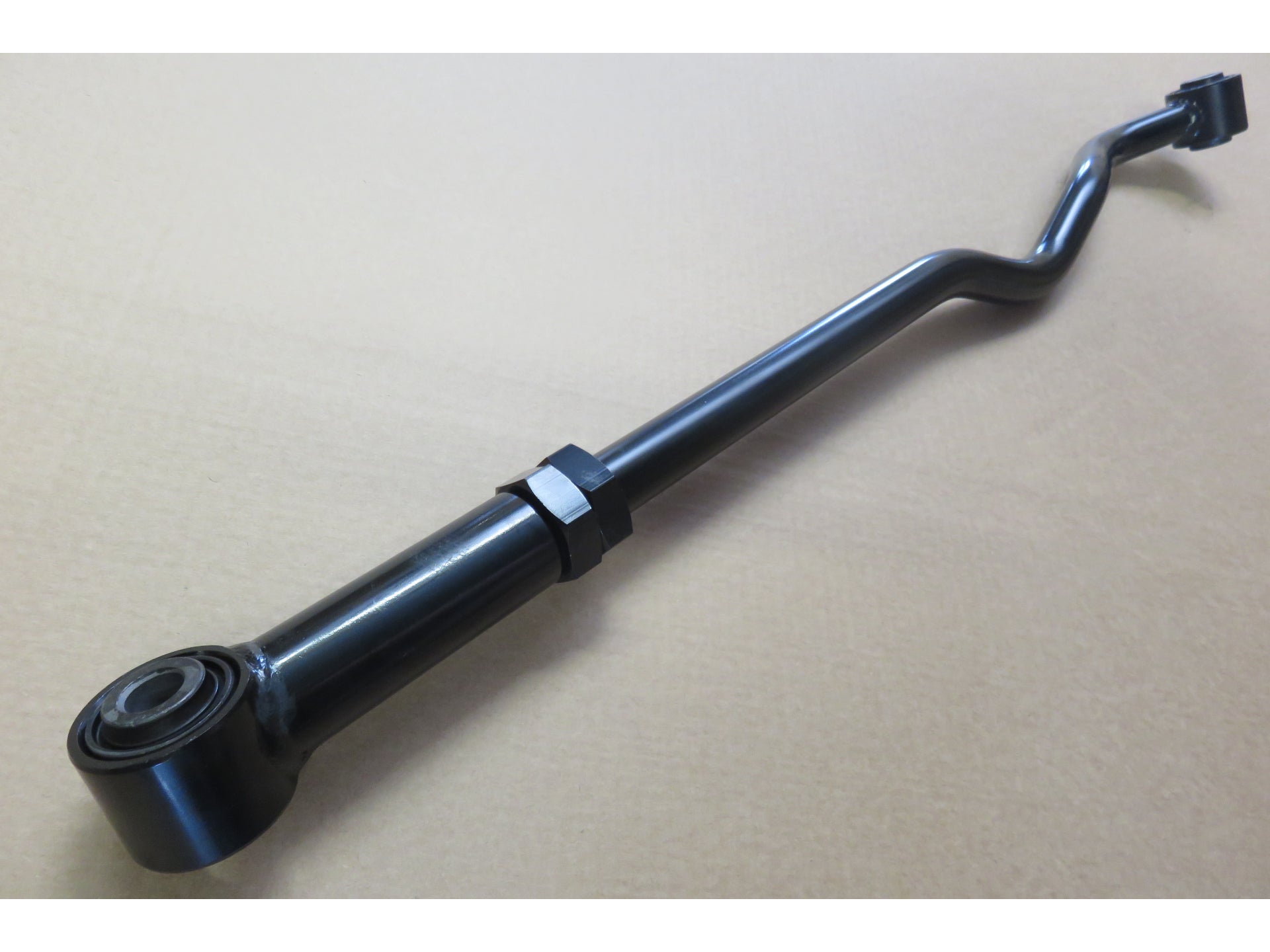 Barre panhard avant réglable N4 OFFROAD pour suspension HDJ80, fixation robuste pour véhicule tout-terrain.