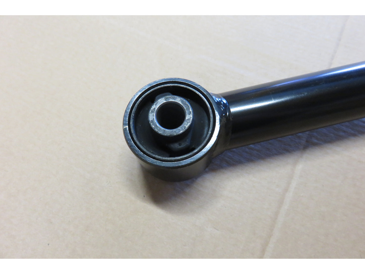 Tirant de pont arrière inférieur renforcé pour HDJ80, pièce de suspension N4 OFFROAD, fixation robuste pour véhicule tout-terrain.