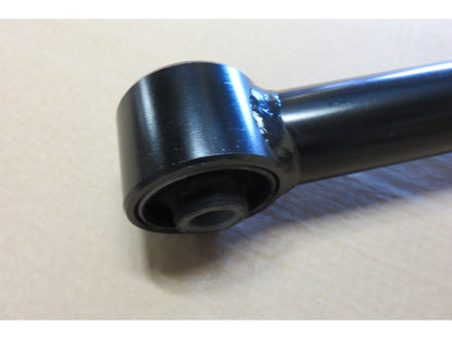 Tirant de pont arrière inférieur renforcé pour HDJ80, pièce de suspension N4 OFFROAD, visible en plan rapproché.