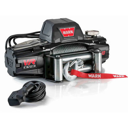 Treuil WARN VR-EVO 10S 4,5T avec câble synthétique, équipement robuste pour véhicules tout-terrain.