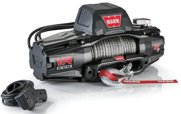 Treuil Warn VR-EVO 12S 5.4T avec câble synthétique, conçu pour véhicules 12V, image montrant le treuil robuste et ses composants