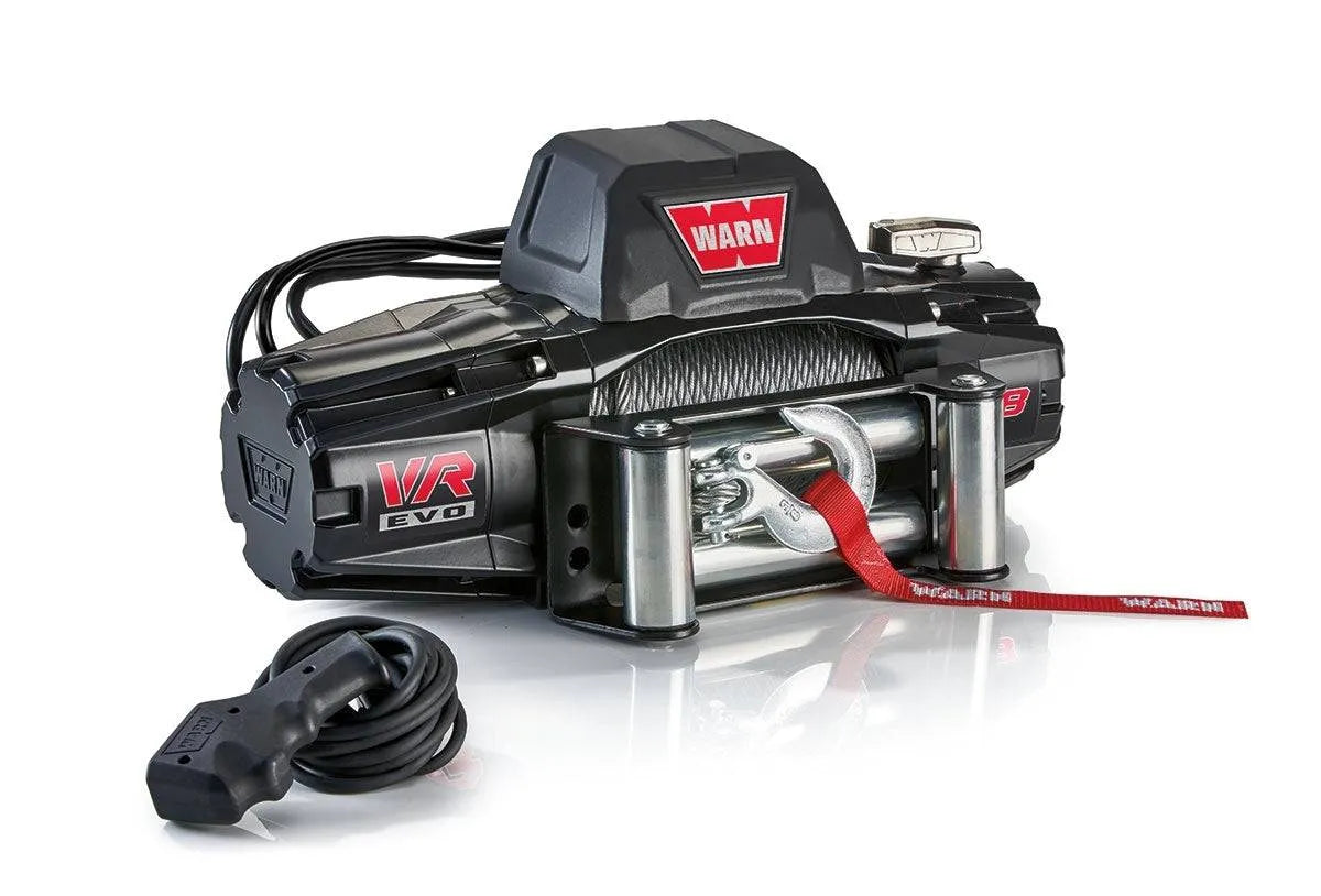 Treuil Warn VR-EVO 8 de 3,6 tonnes avec câble acier, 12V, pour véhicules tout-terrain et remorquage.