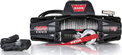 Treuil Warn VR-EVO 8-S 3.6T avec corde synthétique, électrique 12V, pour levage ou récupération tout-terrain.