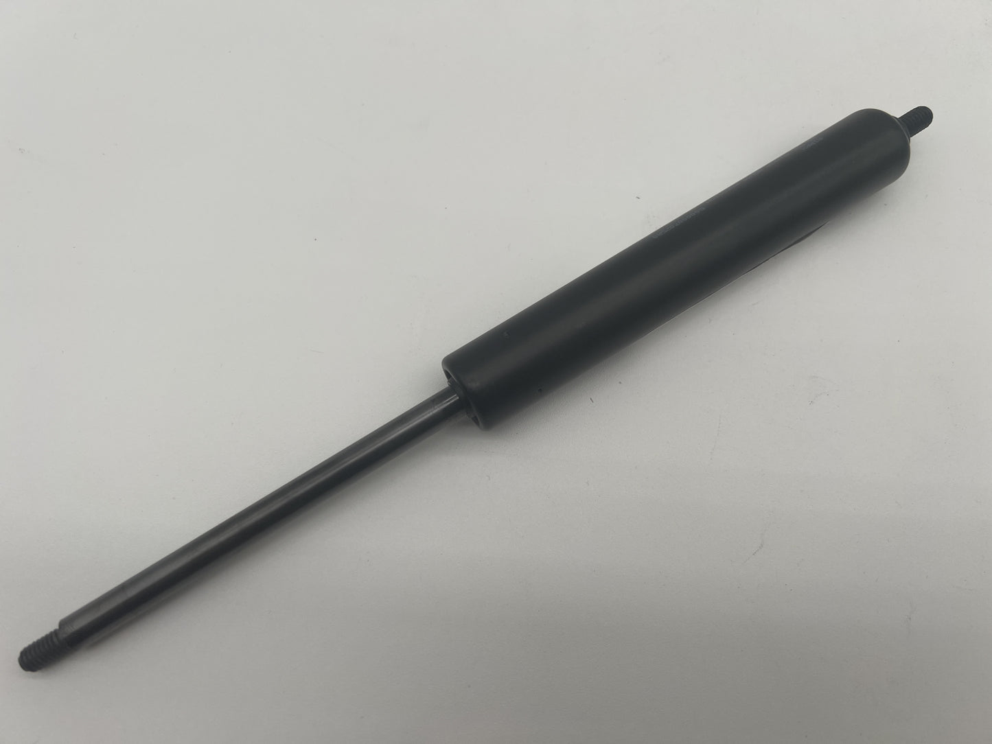 Vérin de capot N4 OFFROAD pour Mercedes Sprinter W907, mécanisme de support du capot, robuste et adapté à l'offroad.