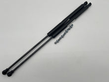 Vérins d'assistance pour hayon adaptable N4 OFFROAD sur Toyota HDJ100 N4-Offroad, montrant les vérins en position installée.