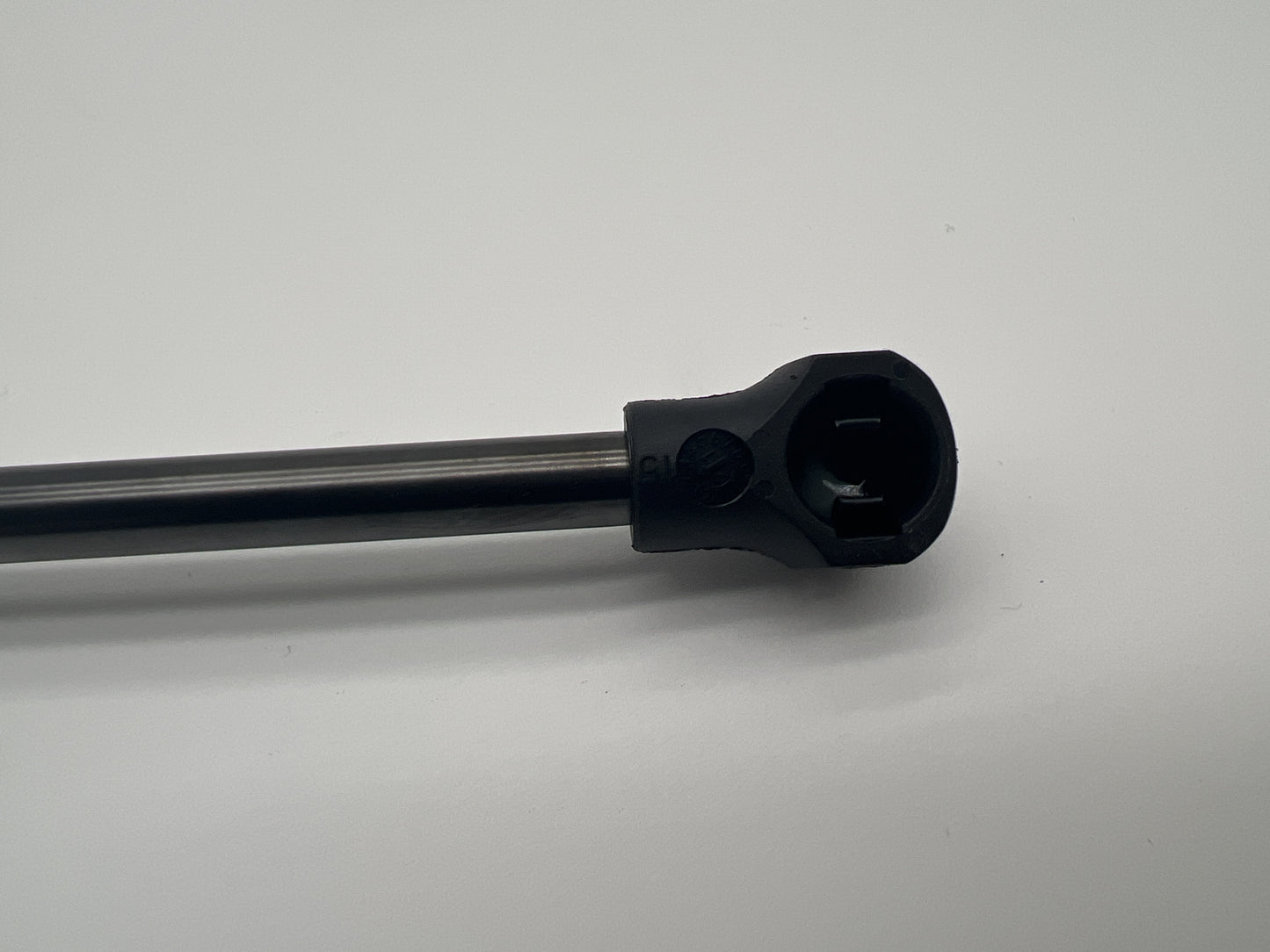 Vérins d'assistance pour hayon adaptable Toyota HDJ80 N4 Offroad, fixation robuste et design fonctionnel.
