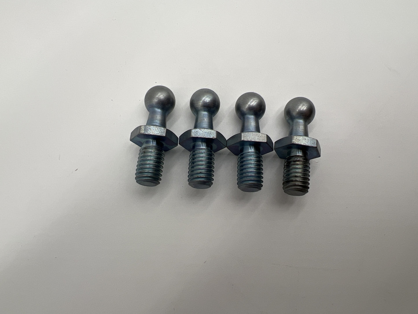 Vérins de hayon renforcés N4 OFFROAD pour Toyota HDJ100, verins d'assistance robustes pour véhicule tout-terrain.