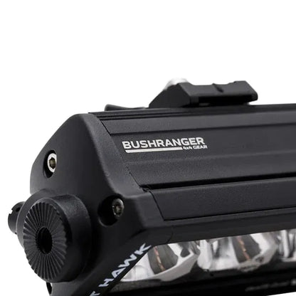 Barre LED Bushranger Night Hawk 43,5" série SR, éclairage LED robuste pour véhicules tout-terrain, noir avec lentilles.